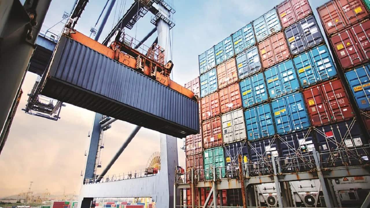 Indian Exporters Postpone Shipments Amid US Tariff Uncertainty