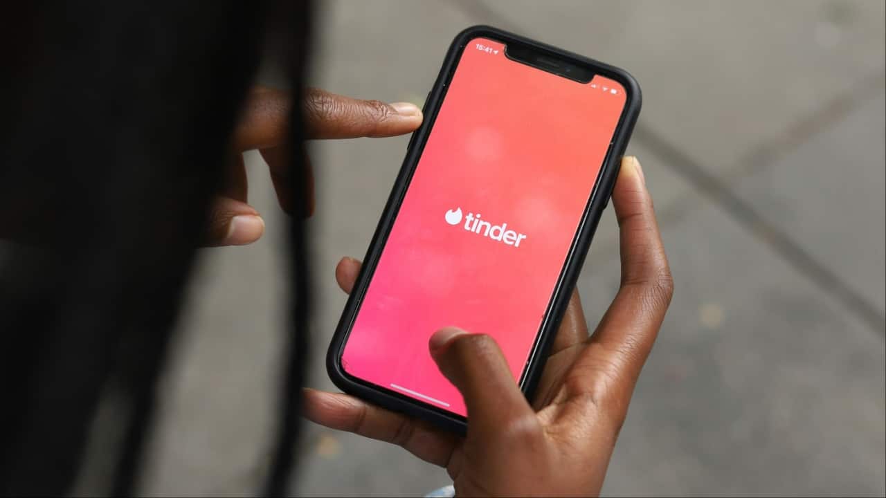 Millennial Manager Lands Three Job Interviews through Unconventional Tinder Experiment