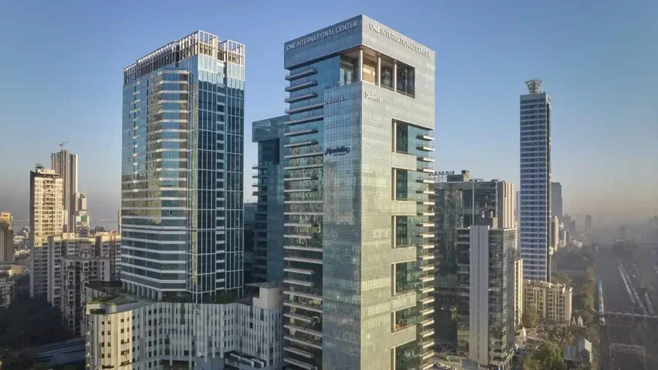 Real Estate Stocks Decline Amid IT Sector Concerns, Nifty Realty Index Falls 1.5%