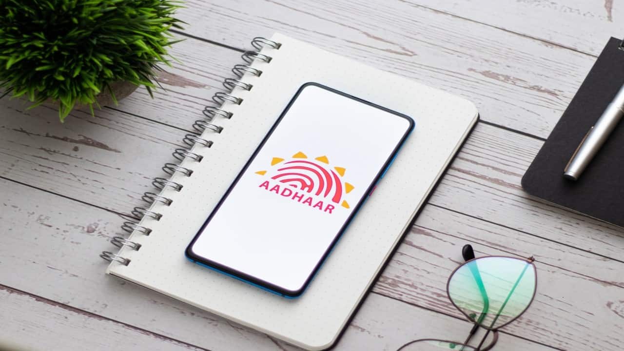 Multiple Aadhaar Cards Registered Under Single Phone Number; Online Process for Ordering PVC Cards for Entire Family Explained