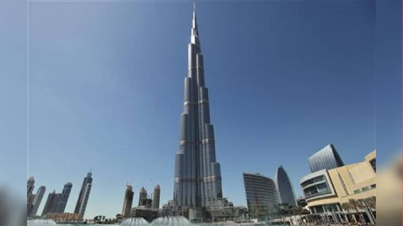 Dubai Real Estate Deals Face Delays Amid Escalating Middle East Tensions