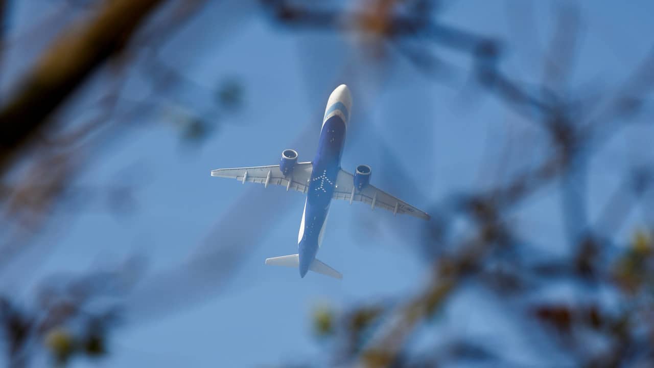 IndiGo Suspends Middle East Flights Amid Safety Concerns, Offers Full Refunds and Waivers