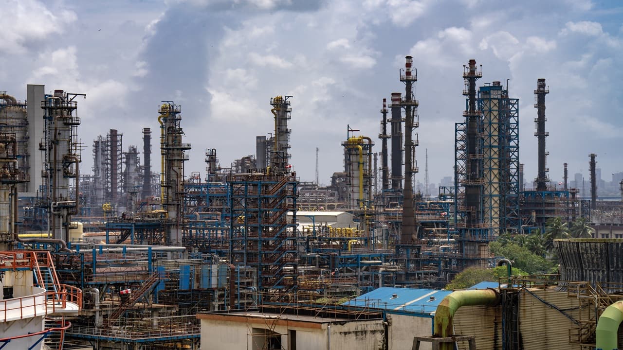 Indian Refiners Reconsider Russian Oil Amid Iranian Supply Disruption
