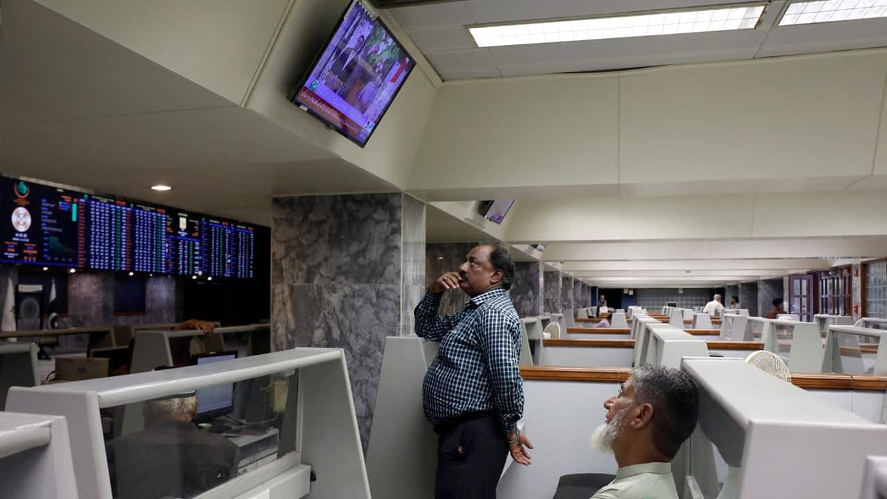 Pakistan's KSE100 Plunges 10% Amid Escalating Tensions with Afghanistan and West Asia