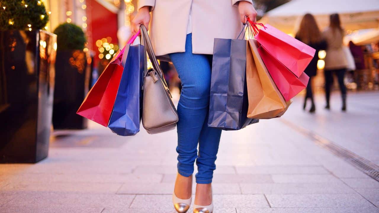 Financial Therapy Offers New Hope for Individuals Struggling with Overspending