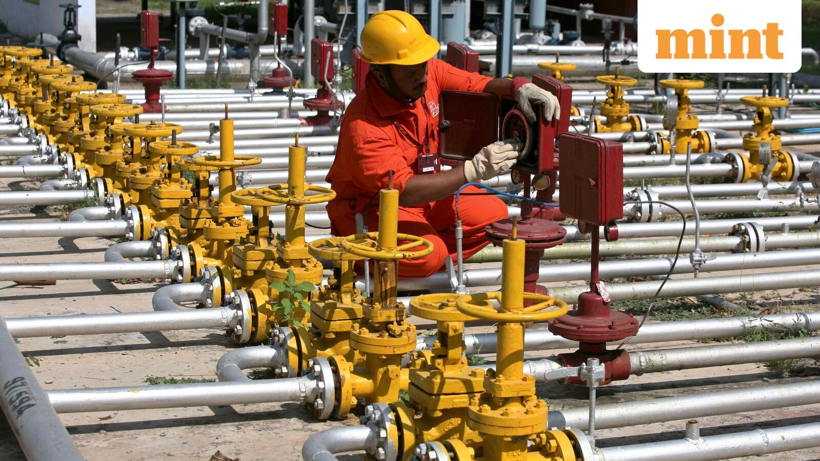 US-Iran Conflict Escalation Sends Global Oil Prices Soaring: Which Indian Energy Stocks Could Benefit