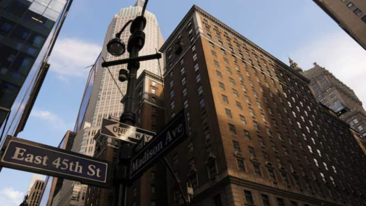 Pakistan Government Halts JPMorgan's Acquisition of Iconic New York Hotel, Announces Revitalization Plans