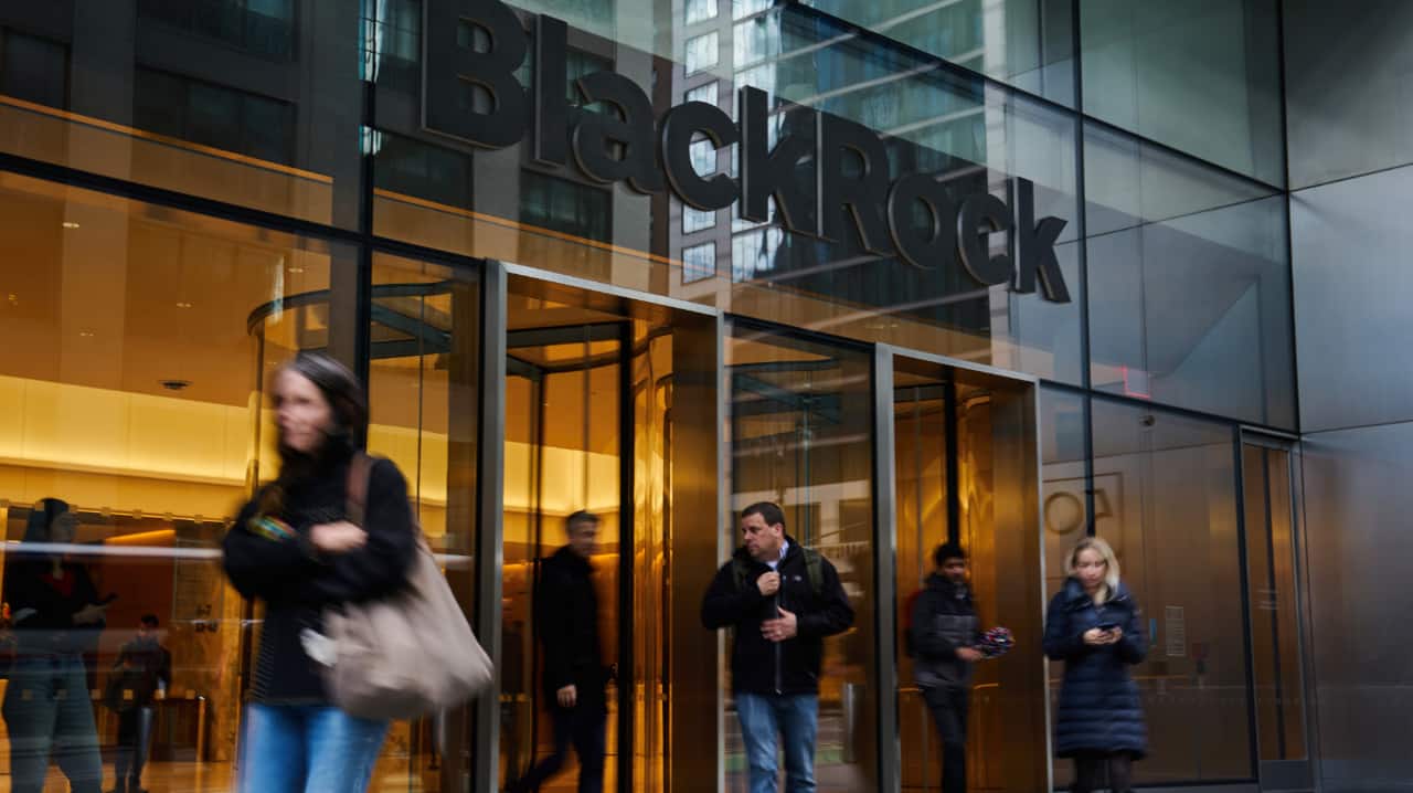 BlackRock Restricts Withdrawals from $26 Billion Private Credit Fund