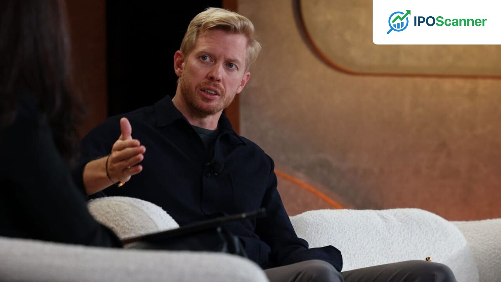 Reddit CEO Sees Limited Job Disruption for Entry-Level Positions Amid AI Adoption