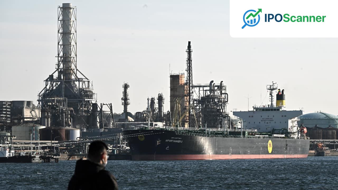 Crude Prices Surge Above $100 as US Prepares for Potential Hormuz Blockade