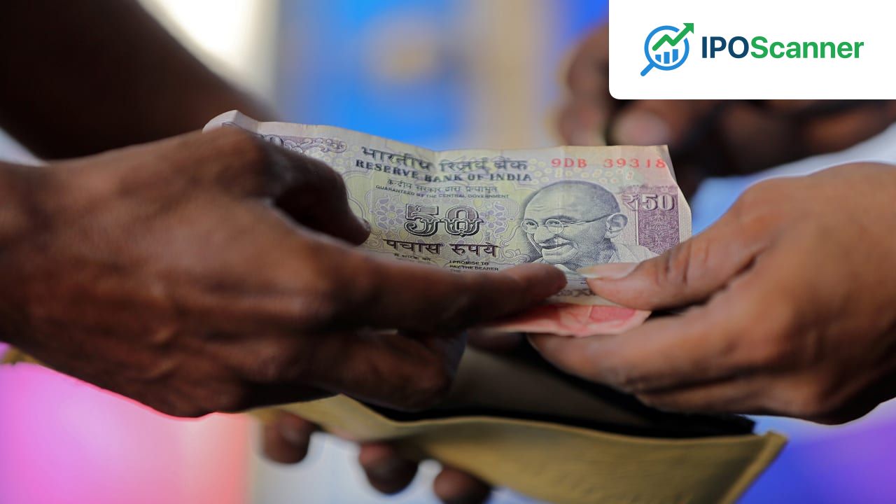 India's Central Bank Comes Under Pressure Amid Record Low Rupee Value