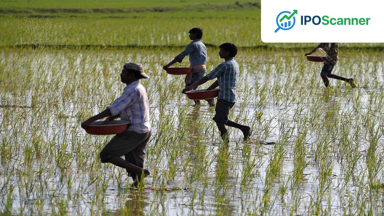 Maharashtra CM Fadnavis Urges Banks to Decouple Crop Loan Sanctions from Farmers' Credit Scores